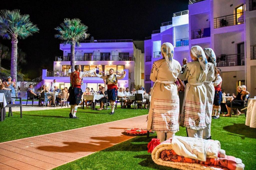 Mimoza Beachfront Hotel & Restaurant Famagusta (Northern Cyprus) Bagian luar foto